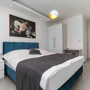 Nadija Apartment