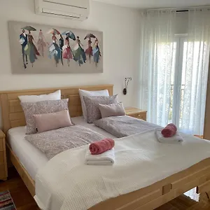 Sunny Maj Apartment