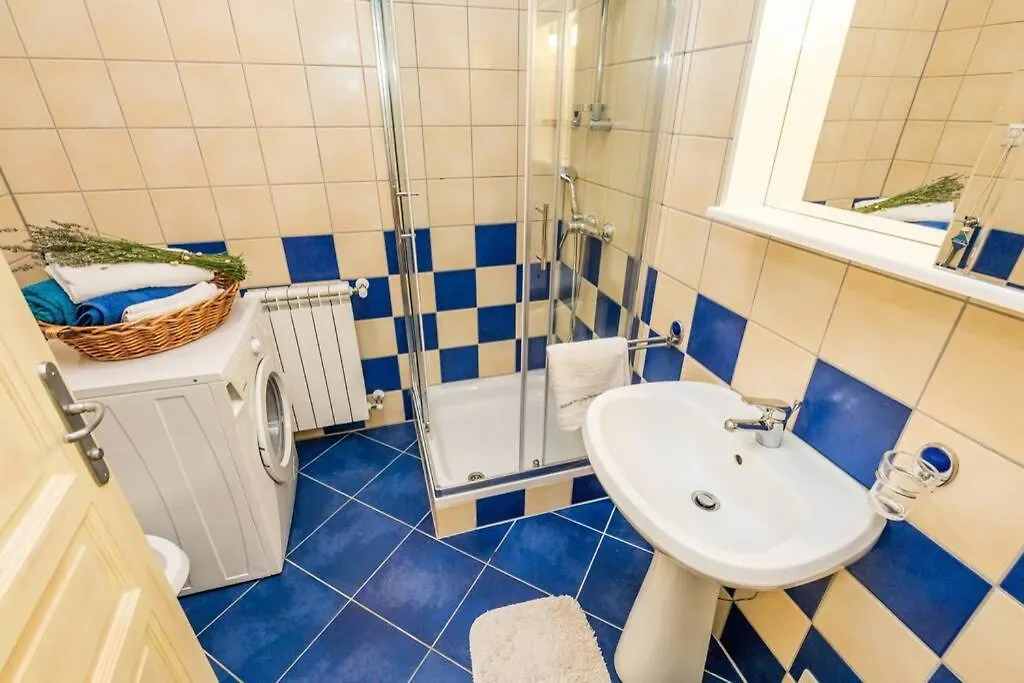 פורץ Villa Lidija