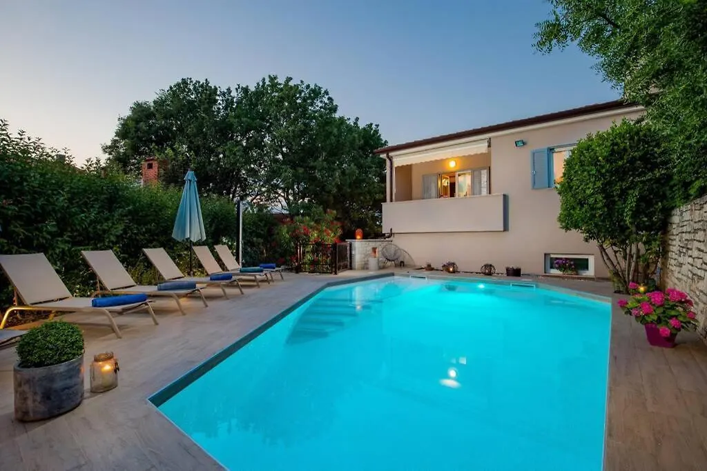 פורץ Villa Lidija